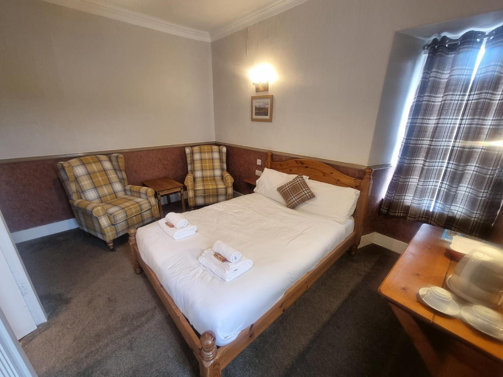 Roy Bridge Hotel Fort William Exterior foto